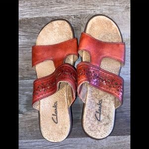 Clarks Womens Leather Slide Sandals Red Size 8.5 Comfort Cushioned Footbed